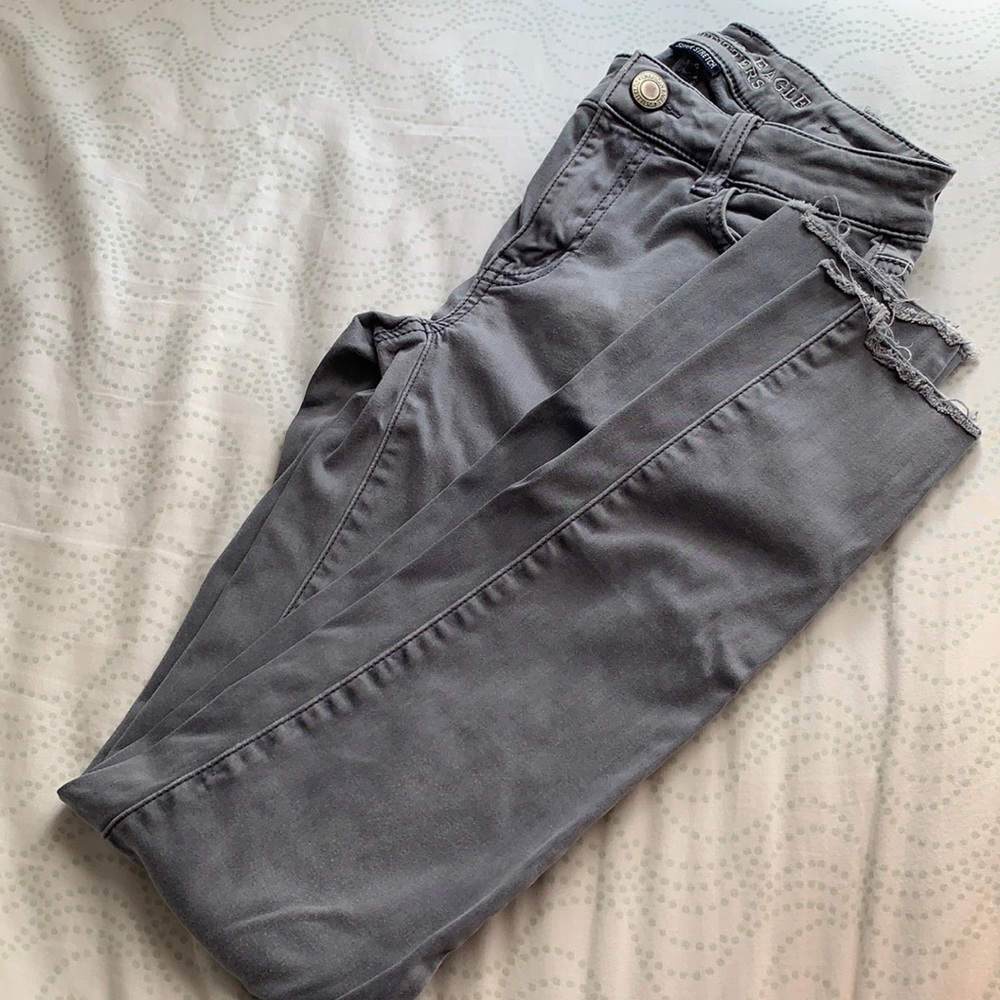 American Eagle Distressed Ankle Mid Rise Jegging